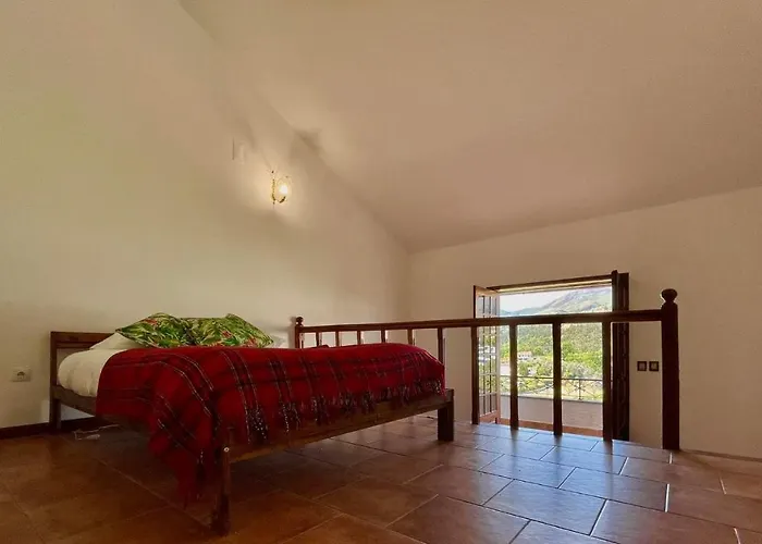 Bouro - Breathtaking Scenery Near Geres